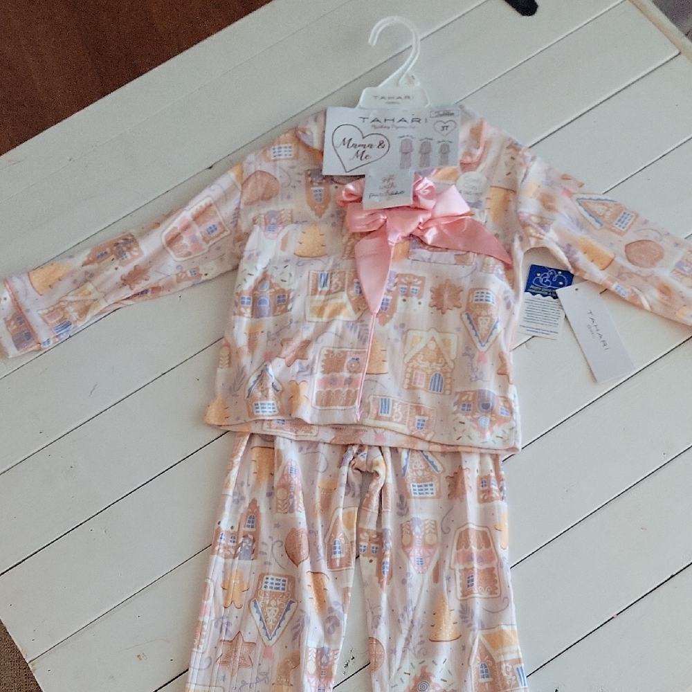 Tahari Kids Pastel Pajama Set with Pink Accents